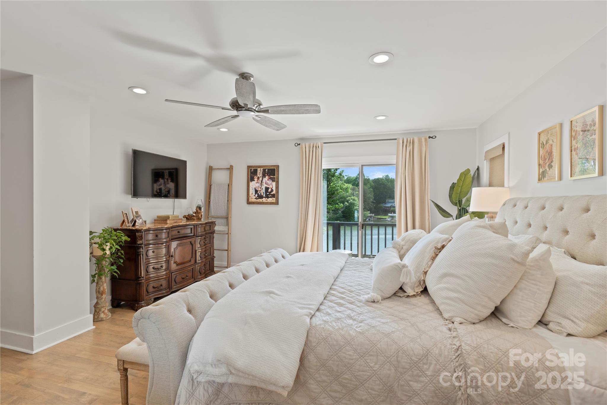 Lakegrove - Residential