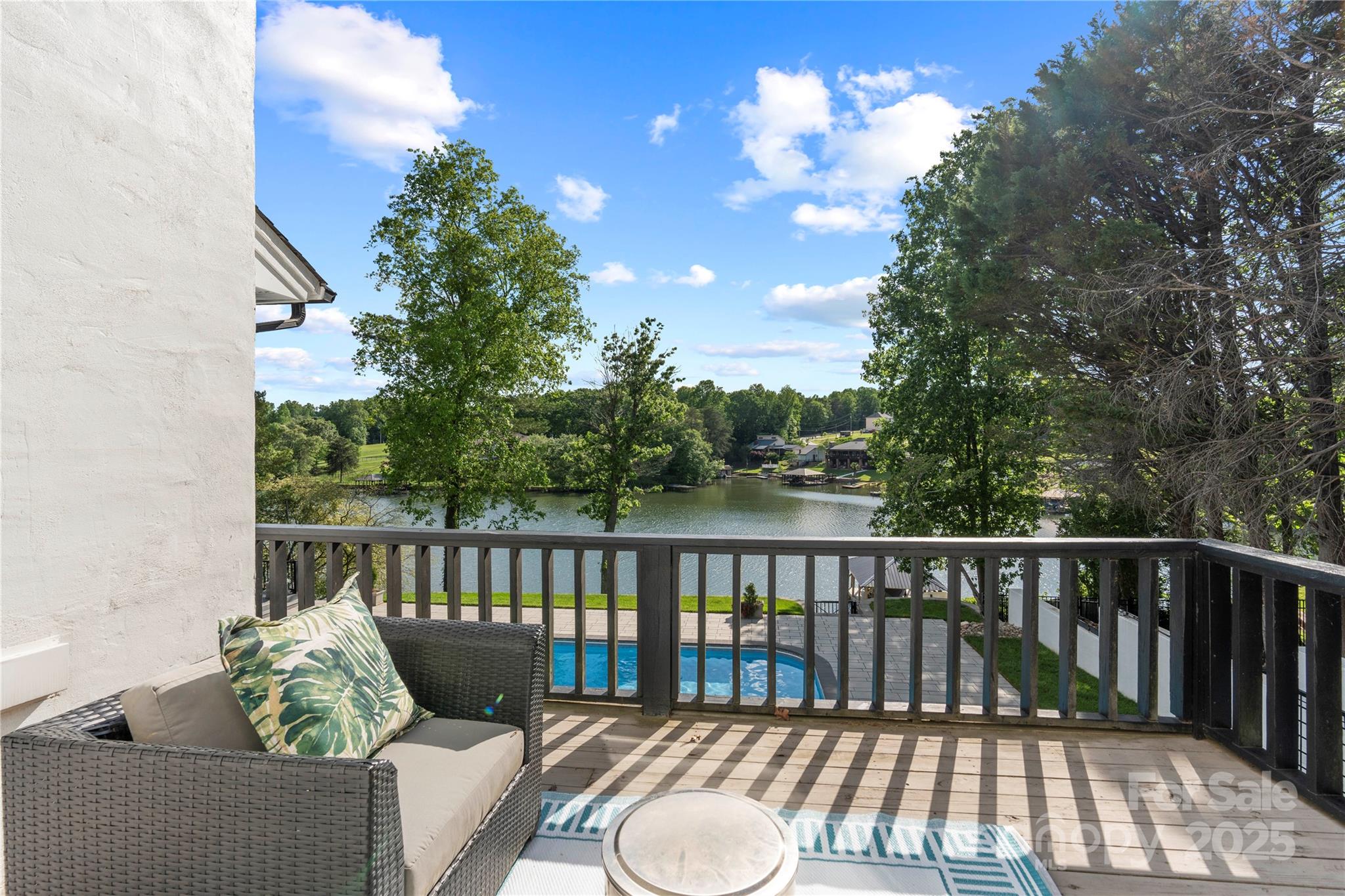 Lakegrove - Residential