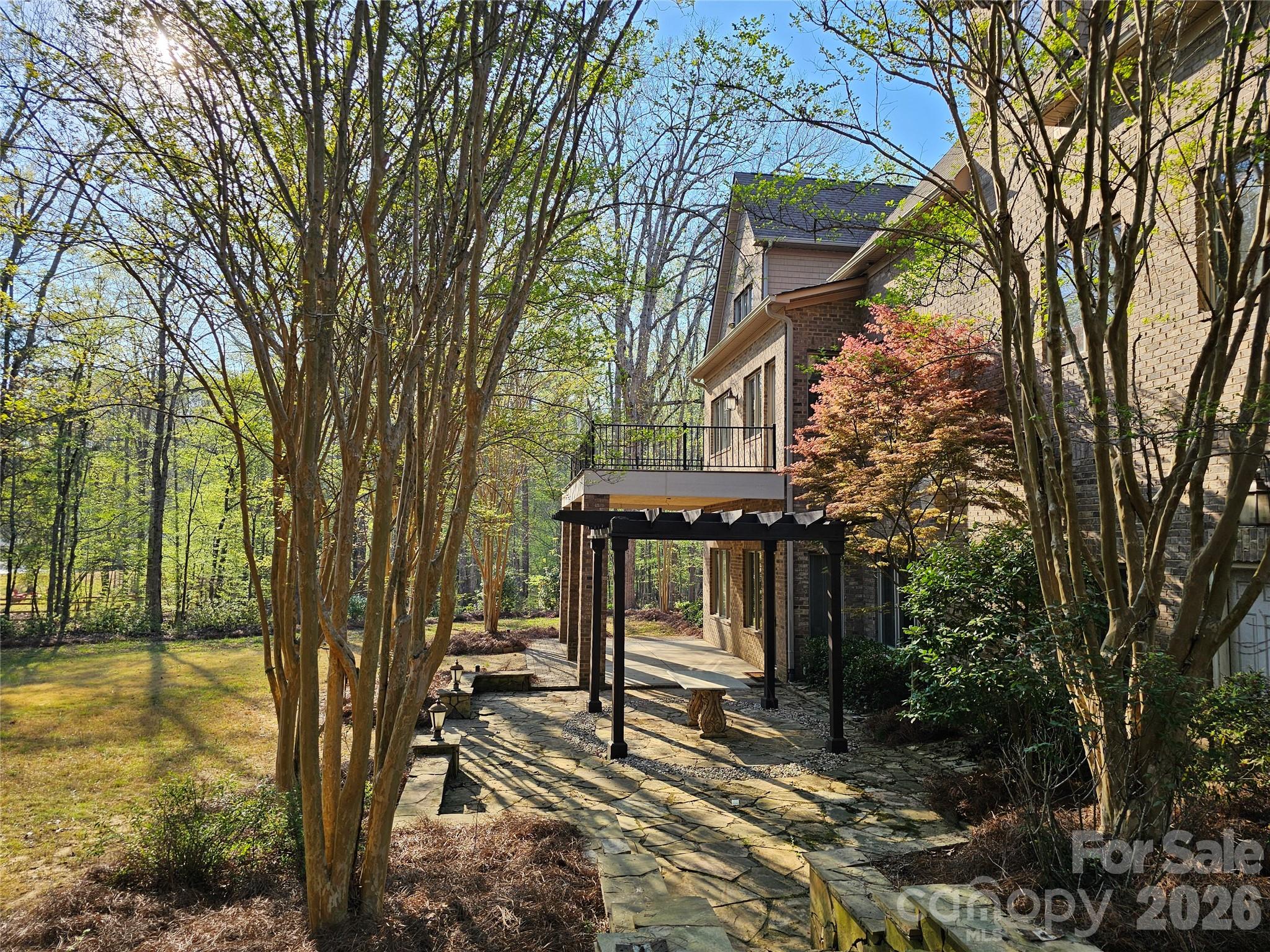 9222 Woodhall Lake Drive