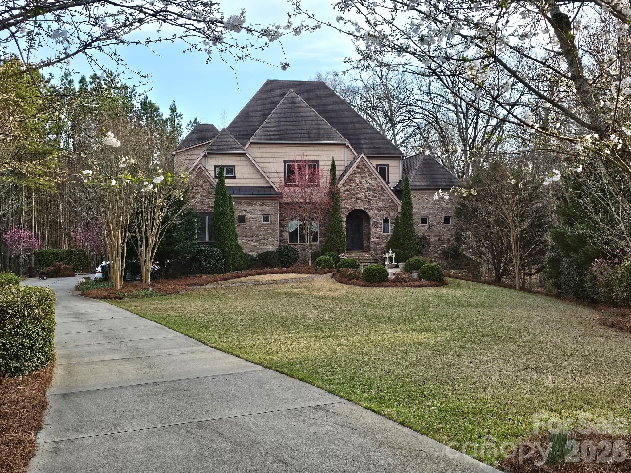 9222 Woodhall Lake Drive