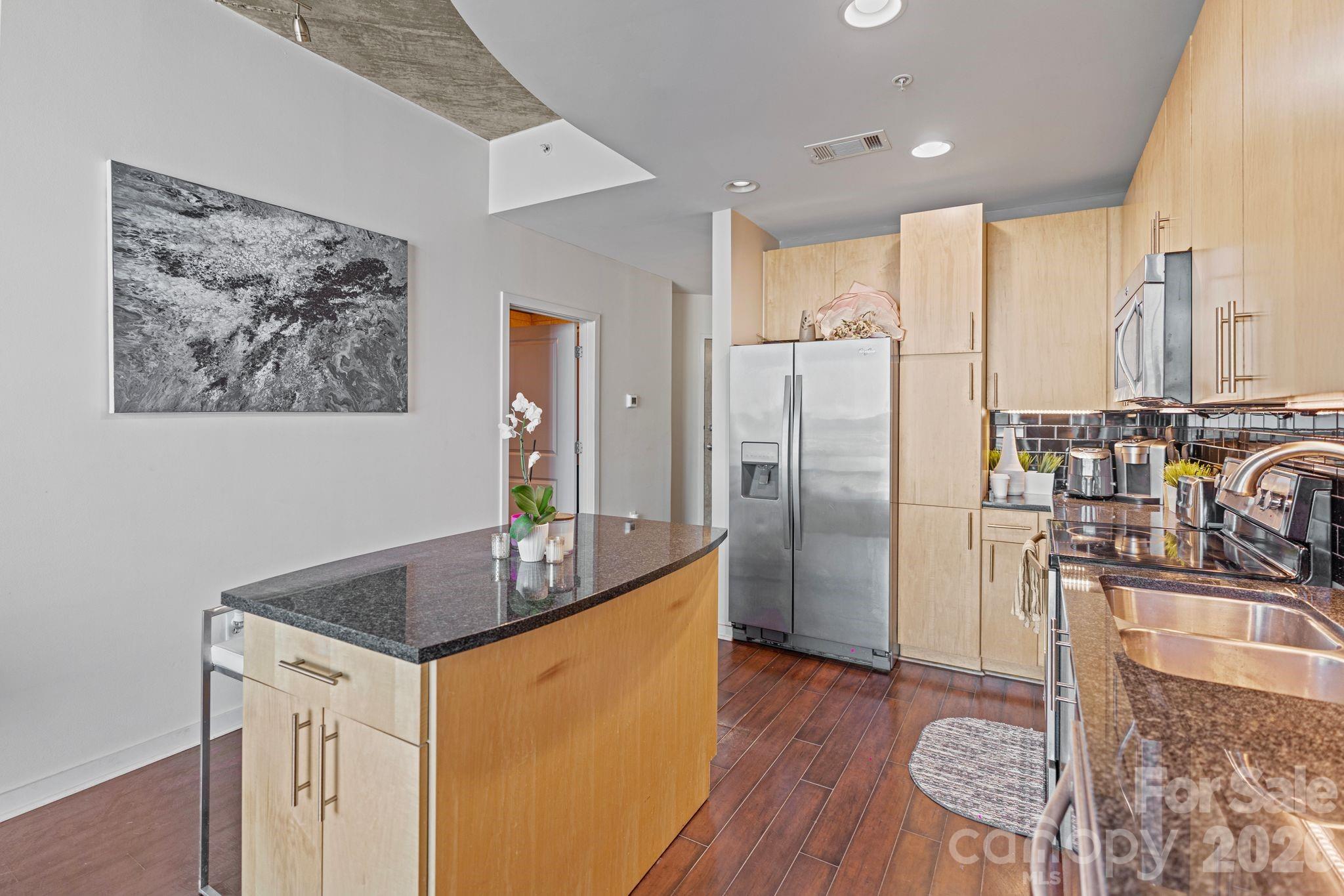 Avenue Condominiums - Residential