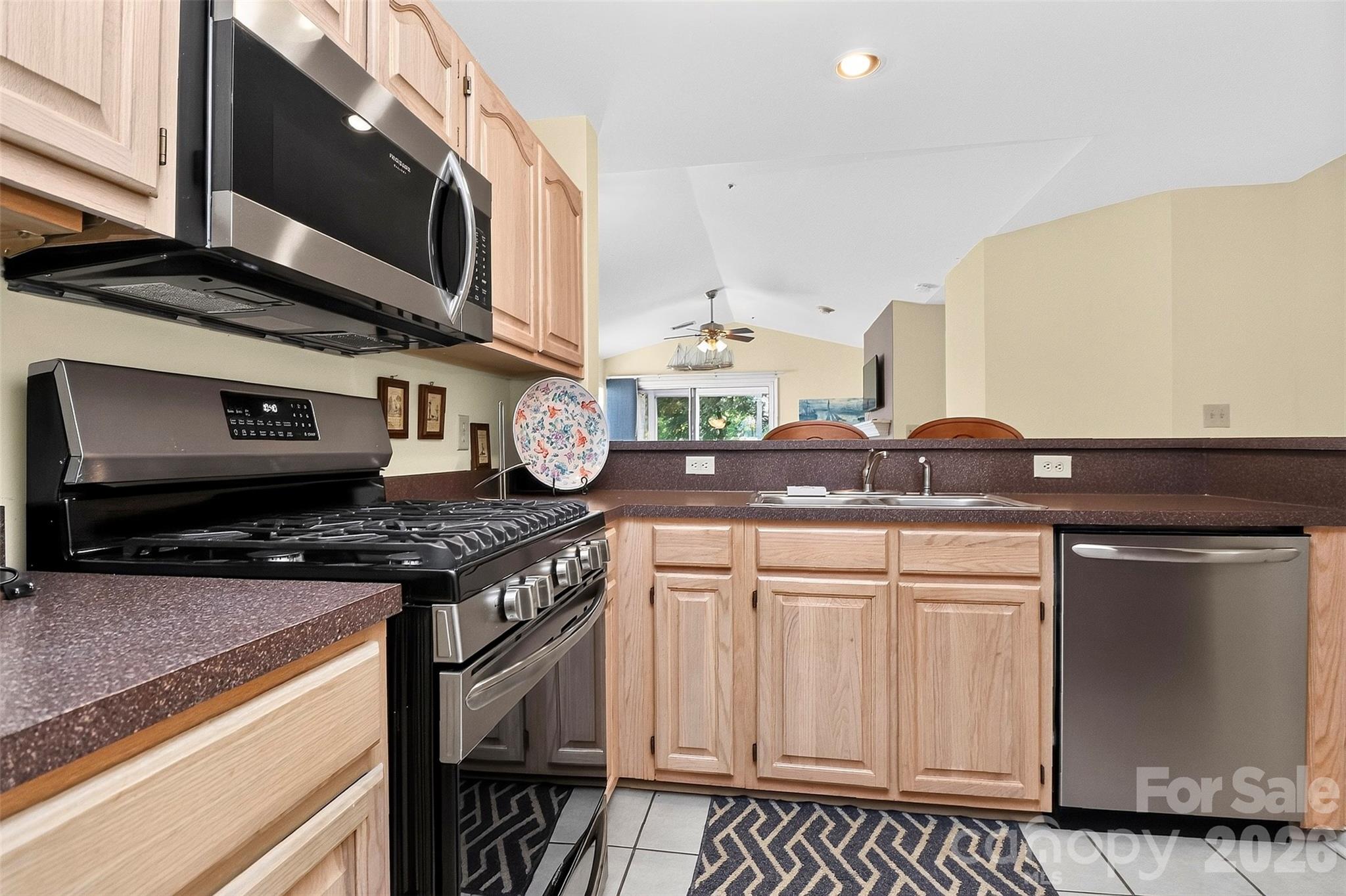 763 Southwest Drive 14