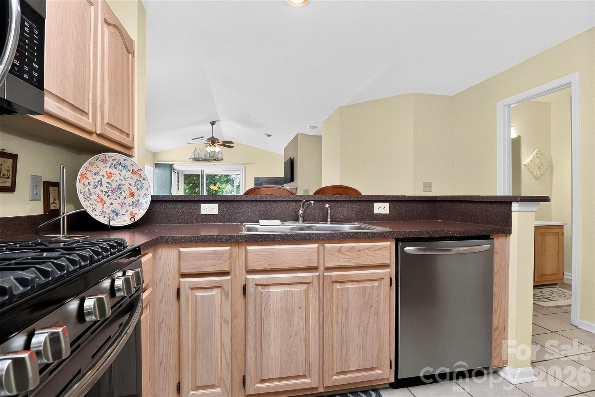 763 Southwest Drive 14