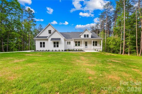 Photo of 123 Pier Drive, Statesville, NC 28677 (MLS # 4378510)
