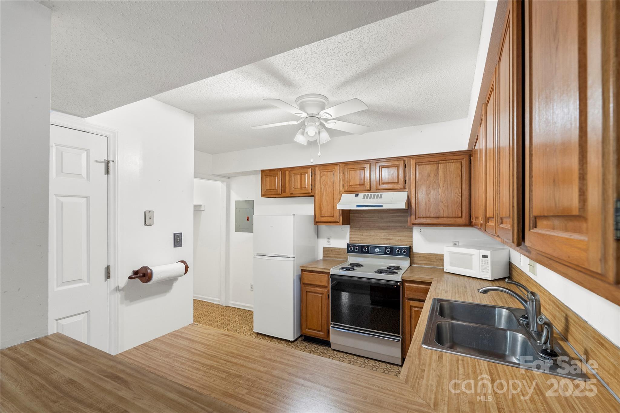 Harris Lake - Residential