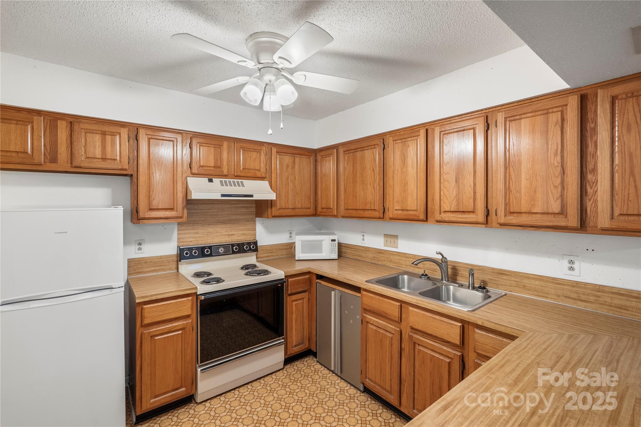 Harris Lake - Residential