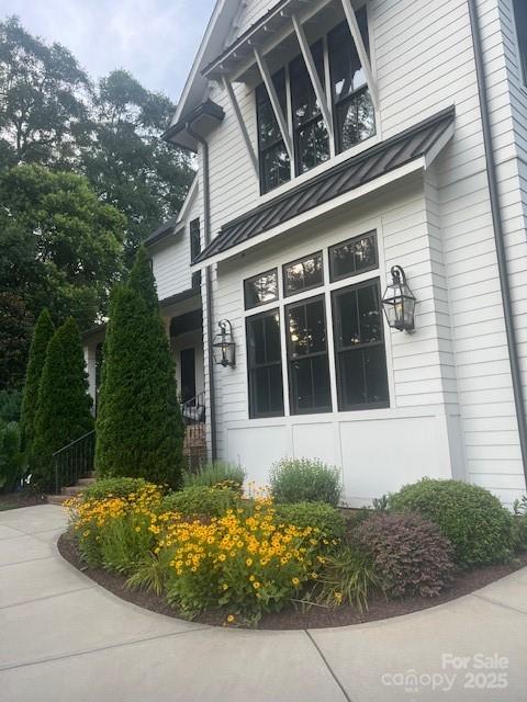 105 Elmore Street