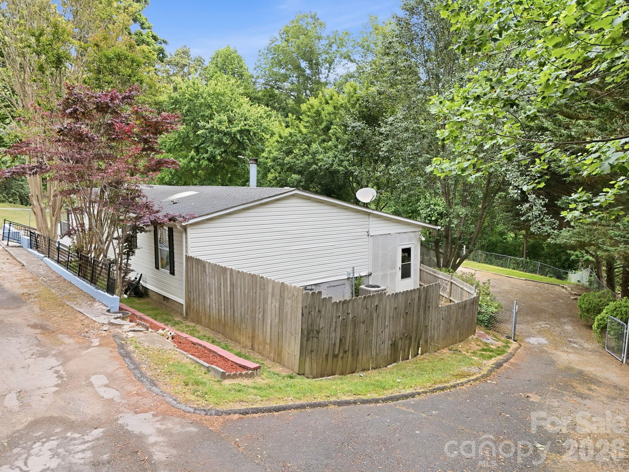 405 Gray Court