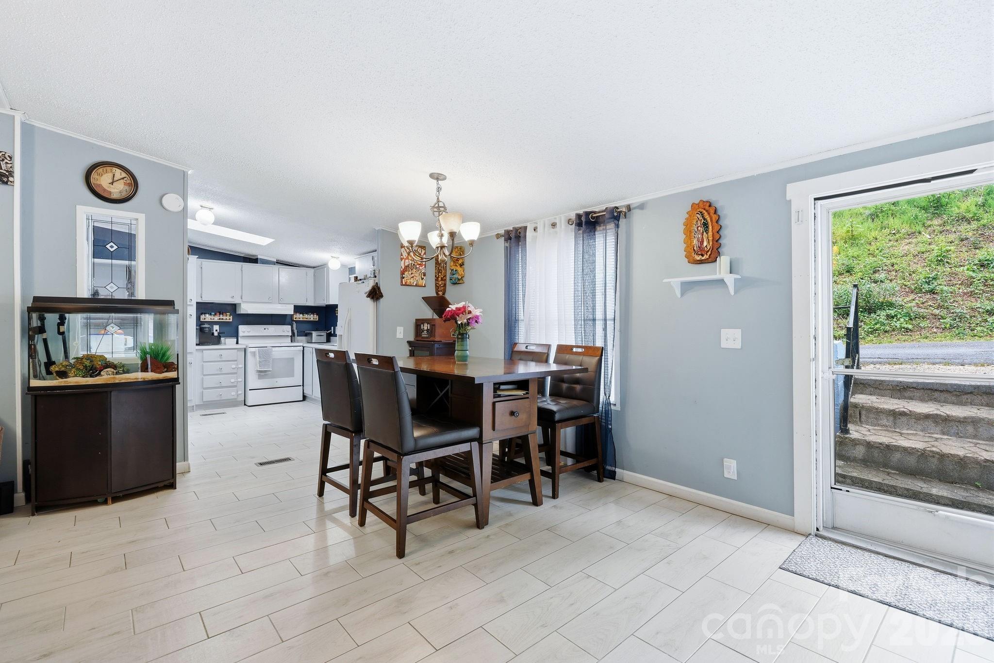 405 Gray Court