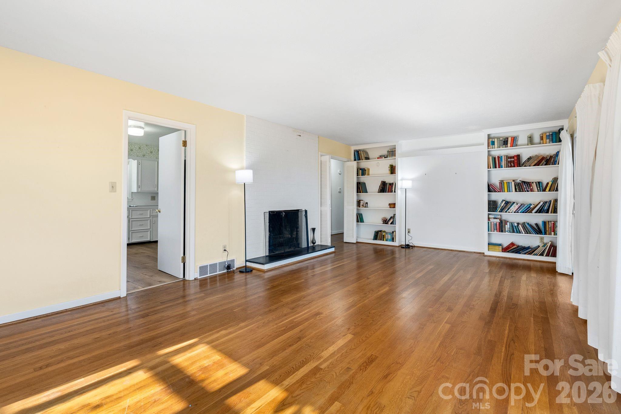 800 Mountain View Road