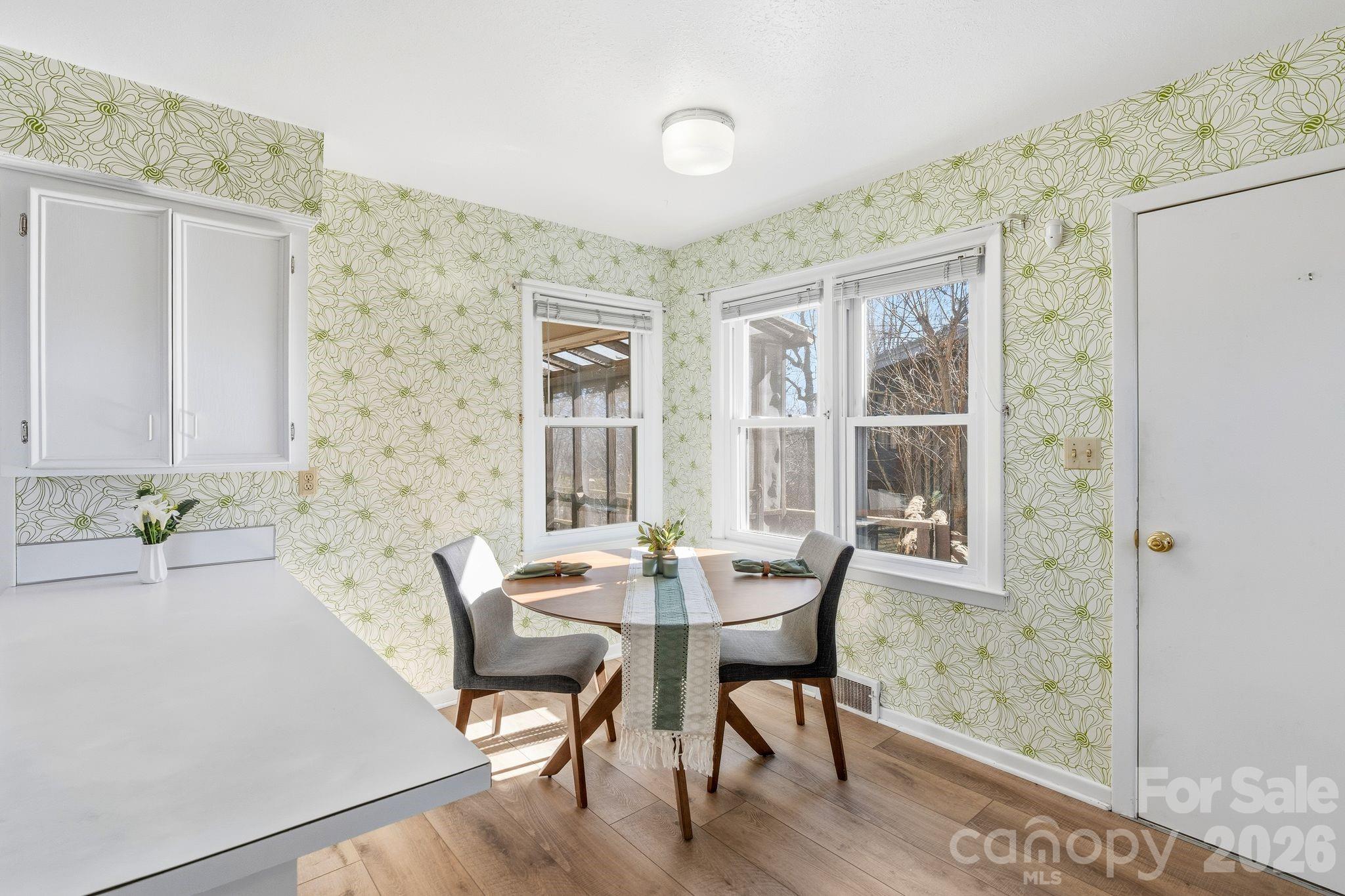 800 Mountain View Road