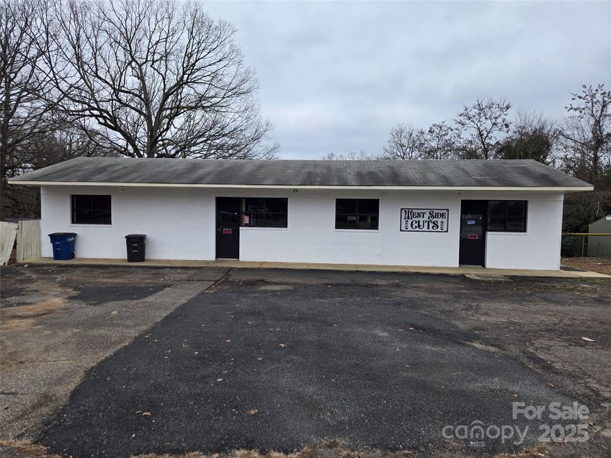 This property is available to to the business owner or entrepreneur looking to start or expand. The owner has owned and maintained this property for over 25 years and has decided to sell. Please bring your offers.