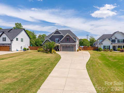 Photo of 955 Robinson Road, Gastonia, NC 28056 (MLS # 4407272)