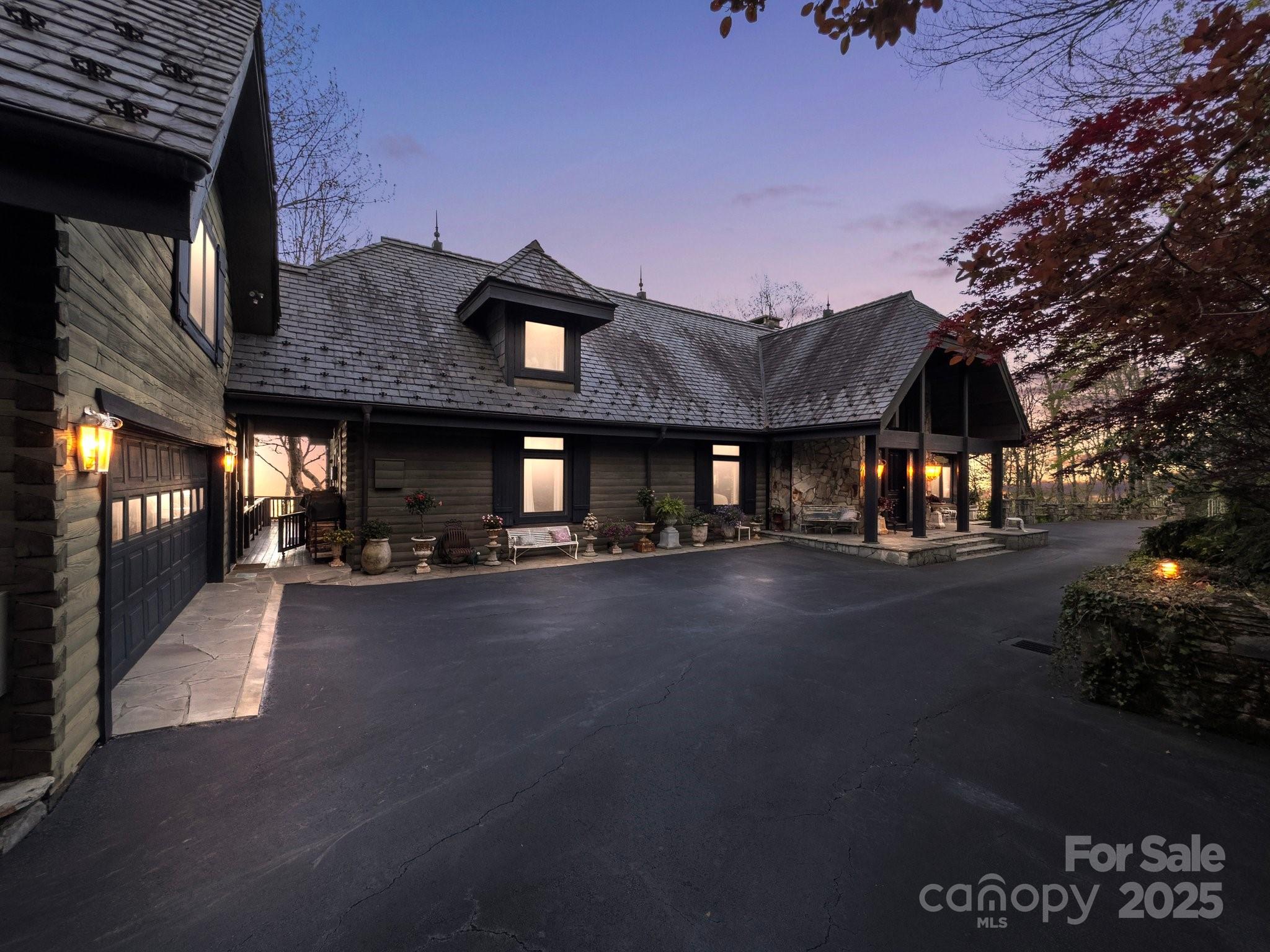 1052 Toxaway Drive