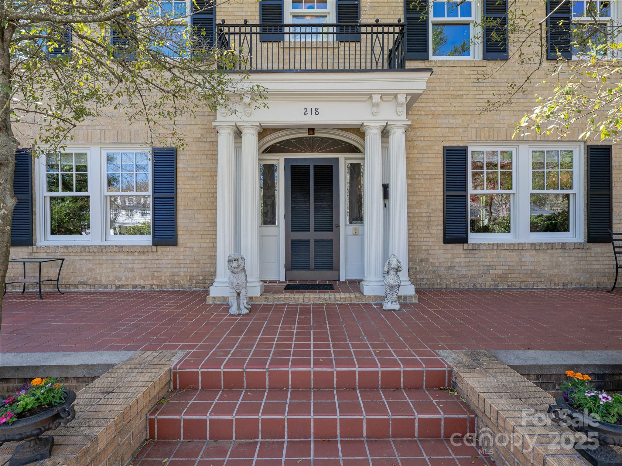 218 Kimberly Avenue