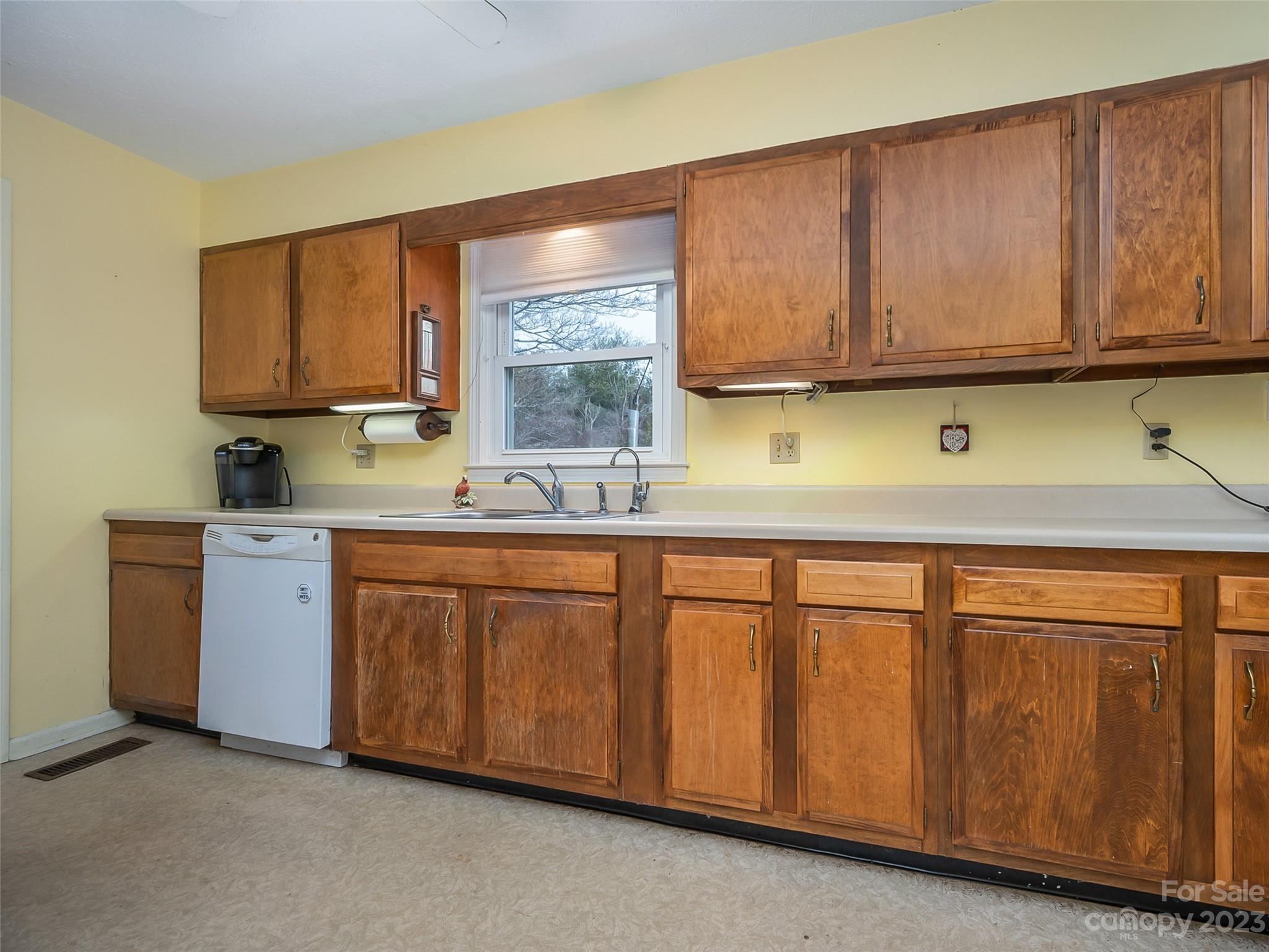 Brookland Manor - Residential