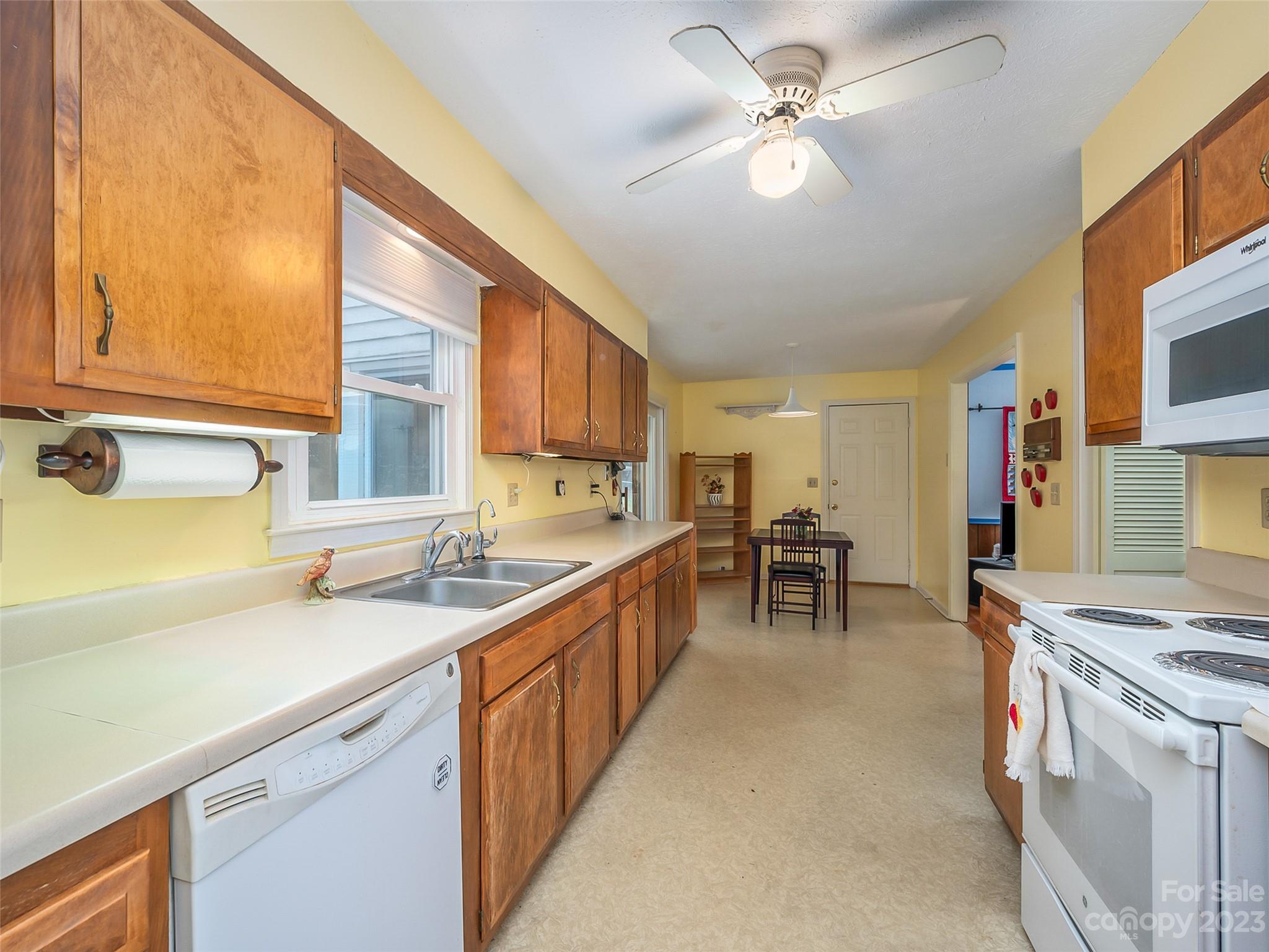 Brookland Manor - Residential