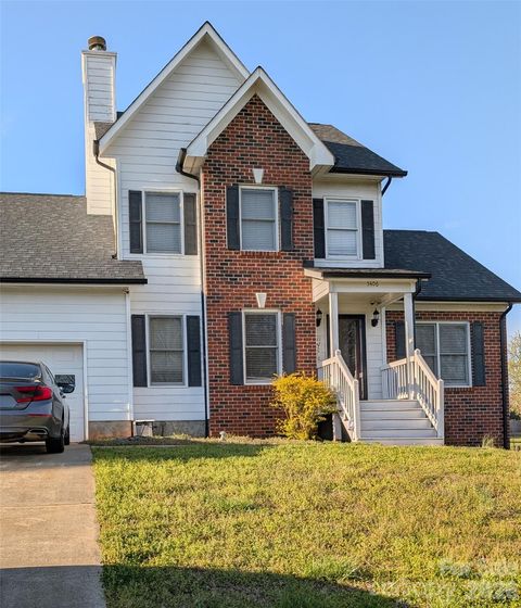 Photo of 5406 Winding Oak Drive, Hickory, NC 28602 (MLS # 4360279)