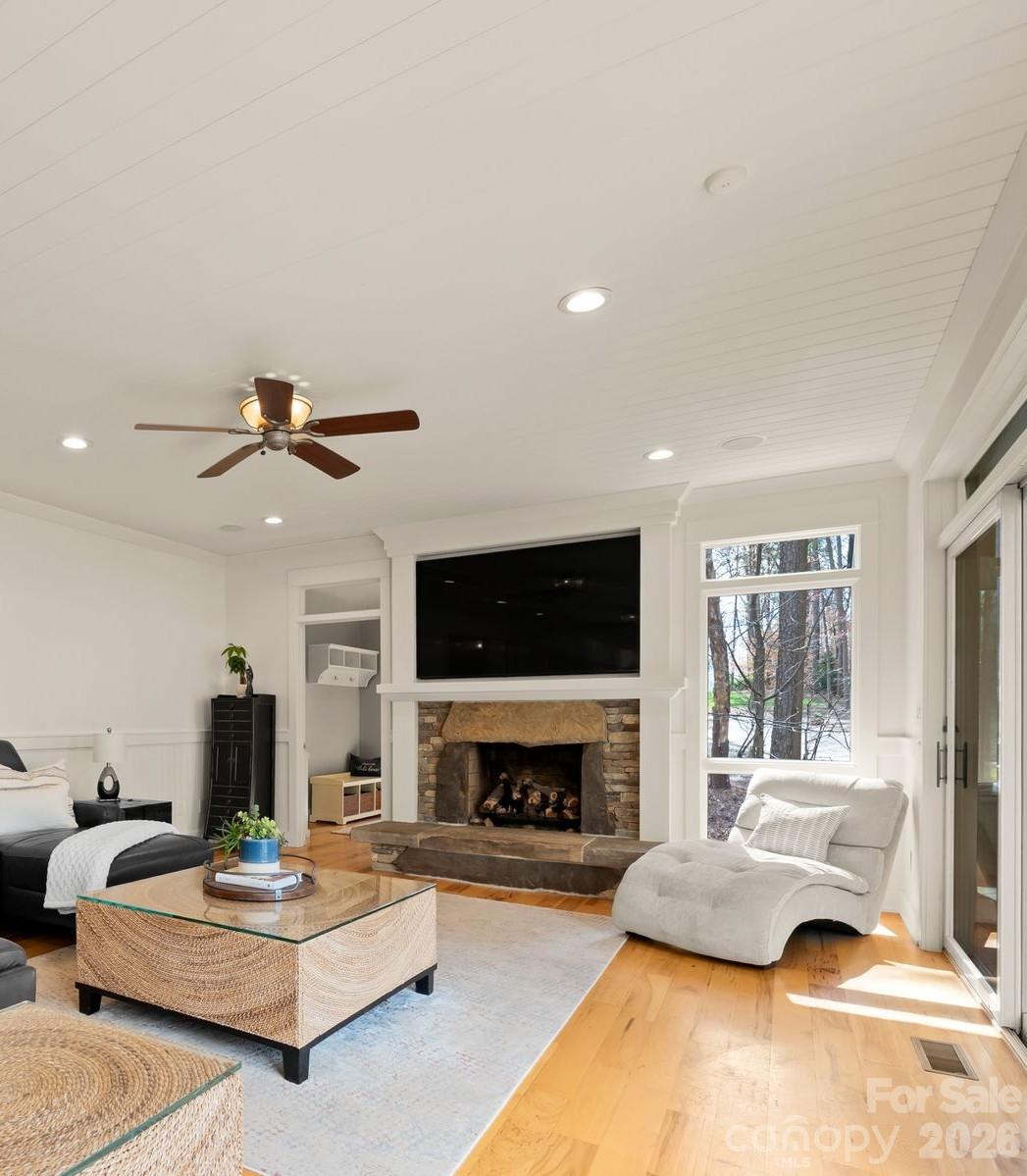 Lookout Point - Residential