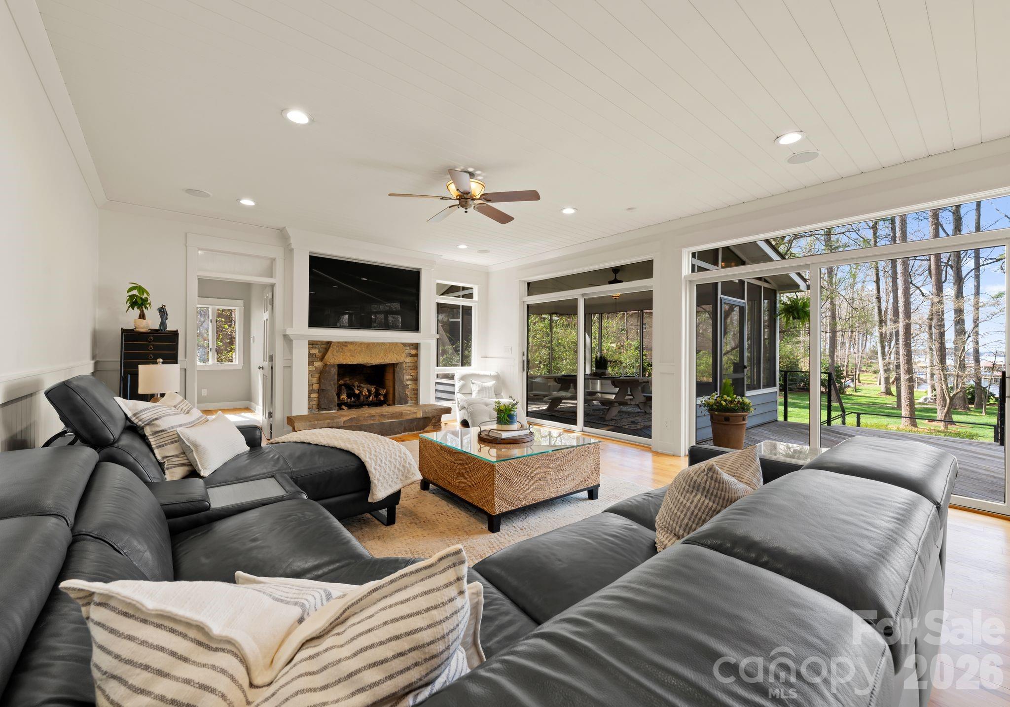 Lookout Point - Residential