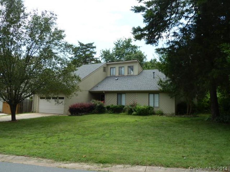 PRICED TO SELL - FORECLOSURE - 3BR,2BT, 2 car attached gar., privacy fenced backyard, and storage shed.
Home needs updating and cosmetics. Priced at $81 per sq. ft.