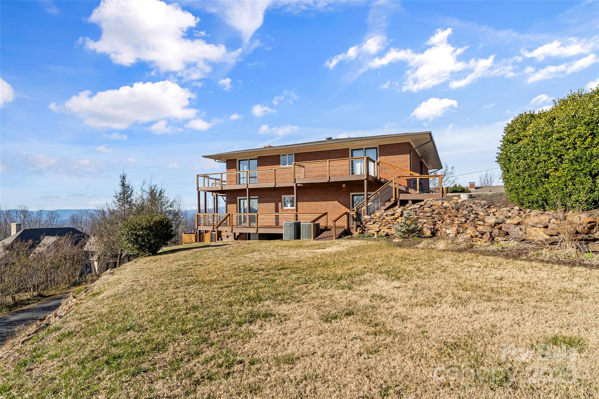 3495 Mountain Ridge Circle
