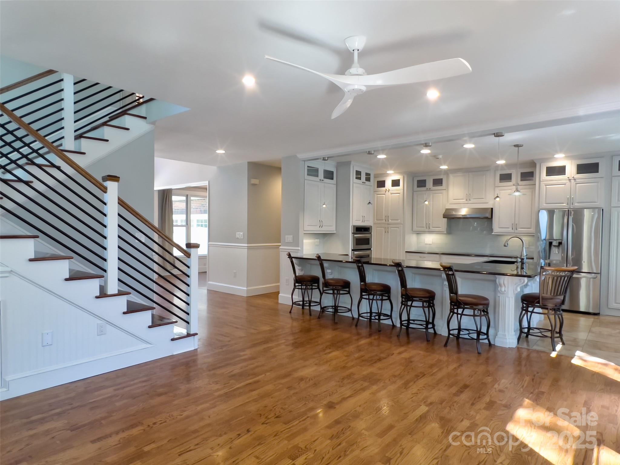 484 Chisholm Trail