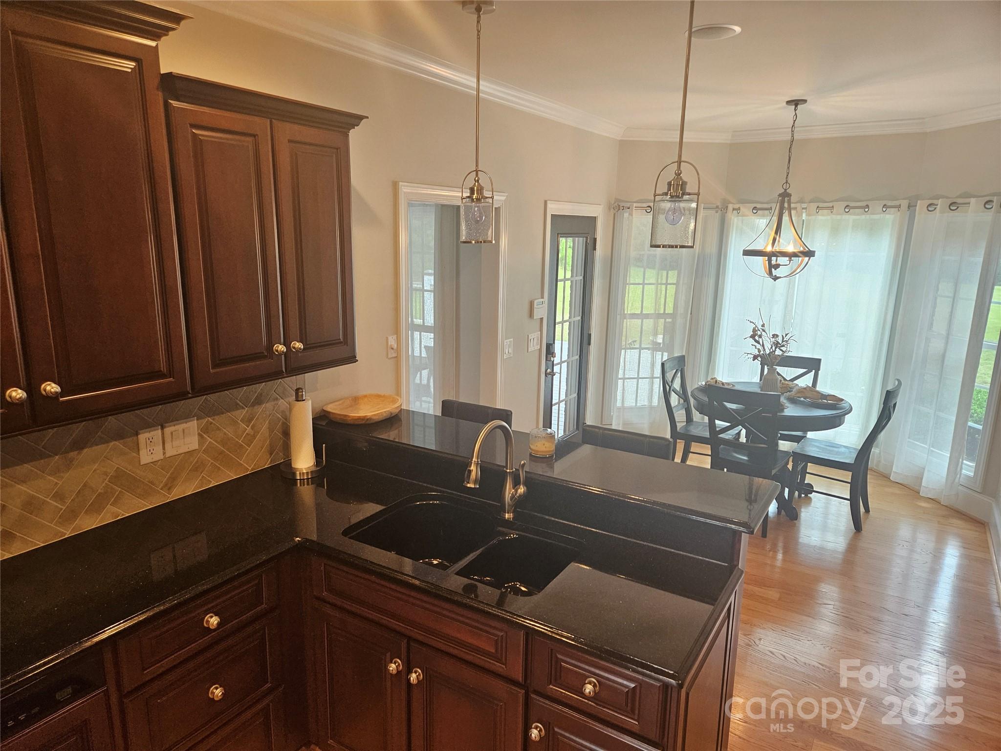 2937 Lakeshore Drive 45