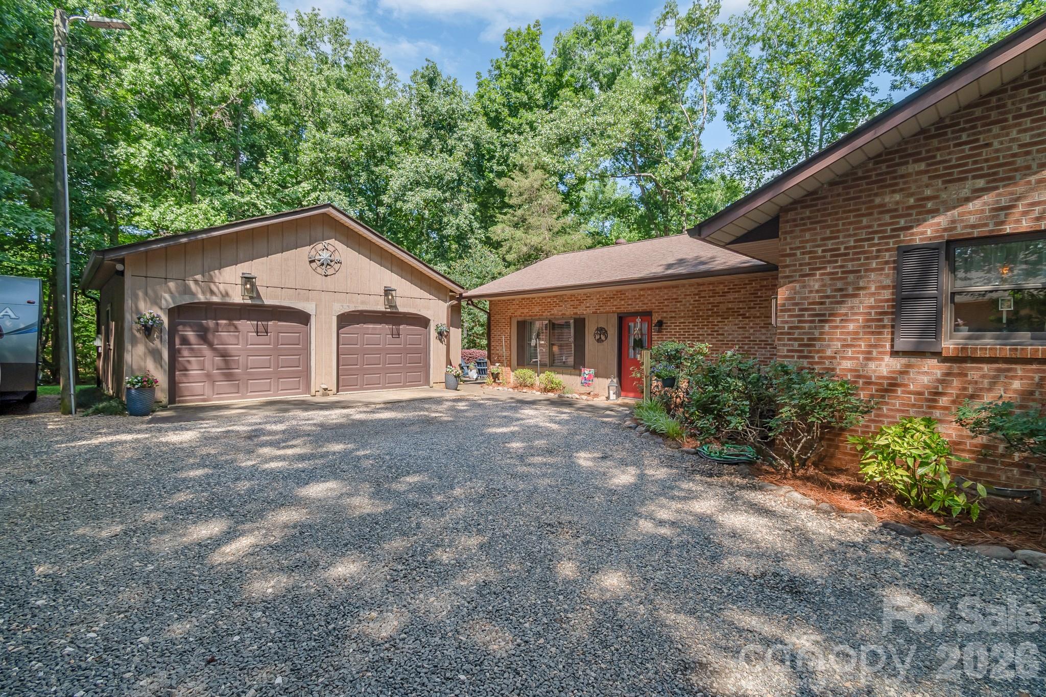 6806 Davis Road