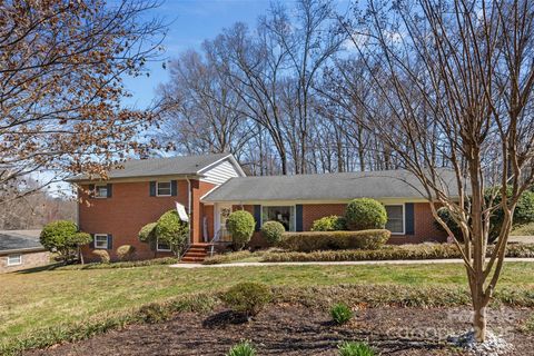 211 Kingsway Circle Charlotte NC 28214