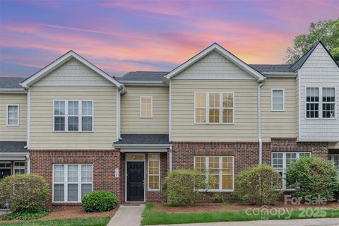4368 Yoruk Forest Lane Charlotte NC 28211