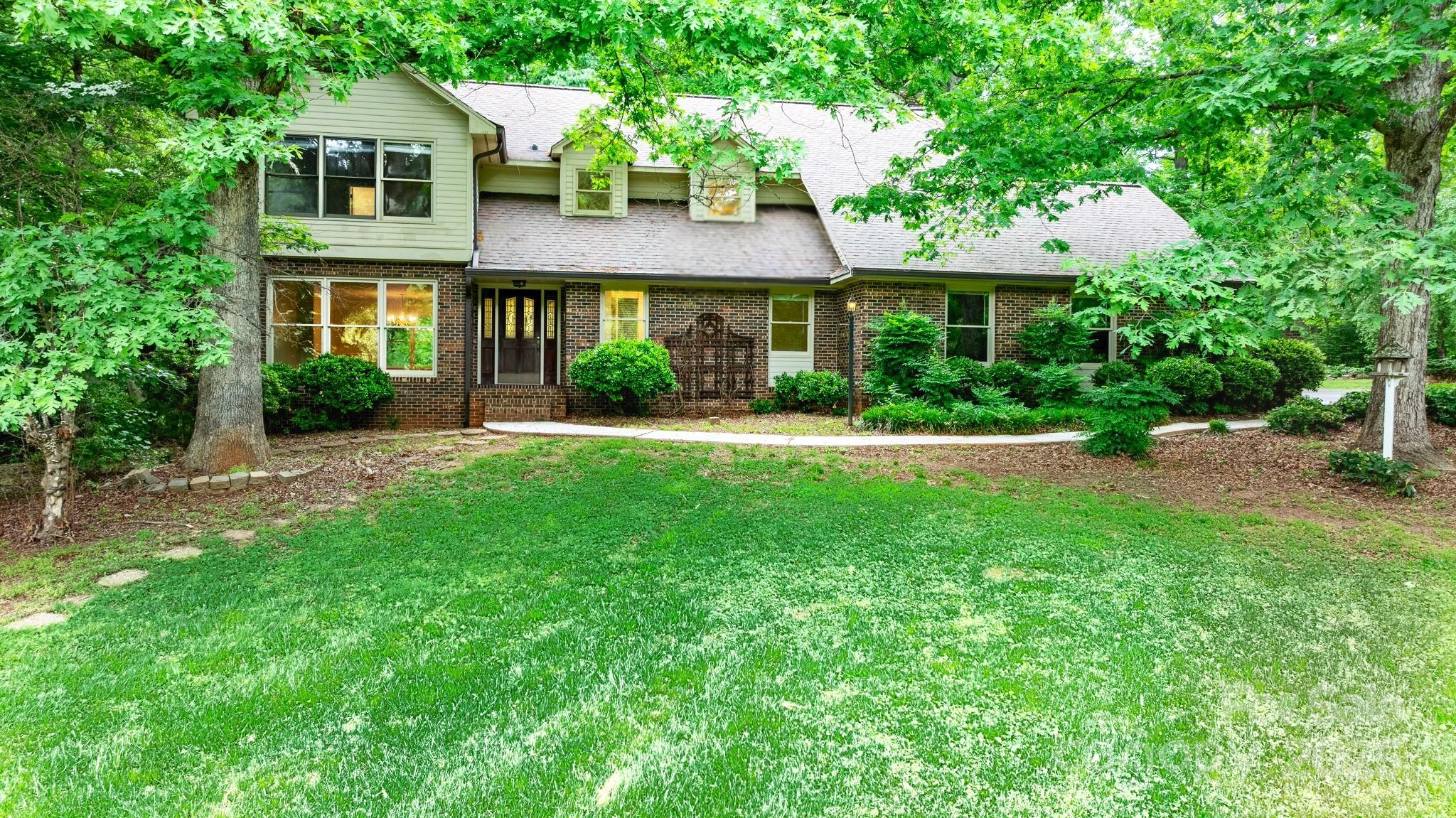 1080 Rolling Green Drive
