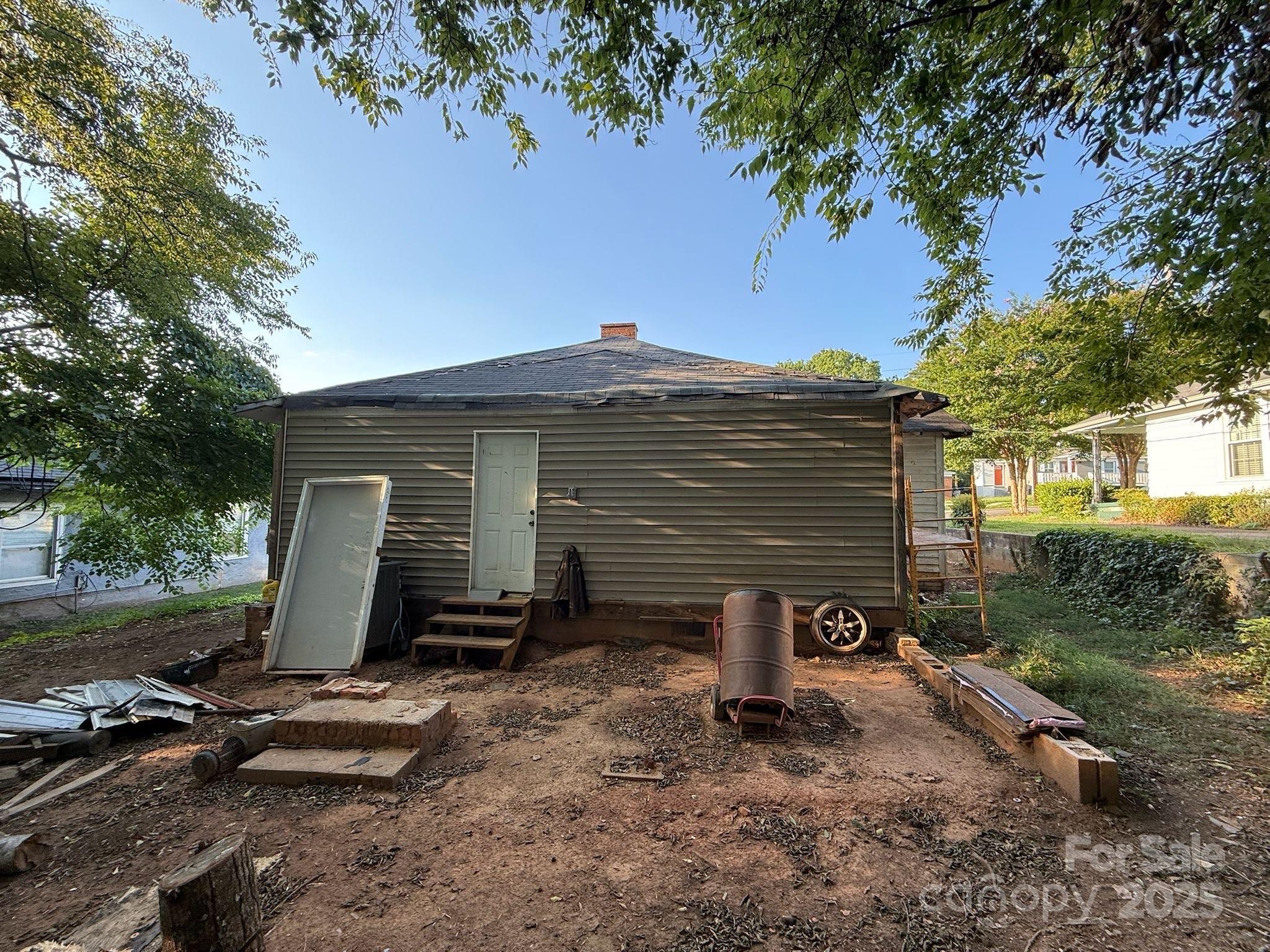 2605 Booker Avenue