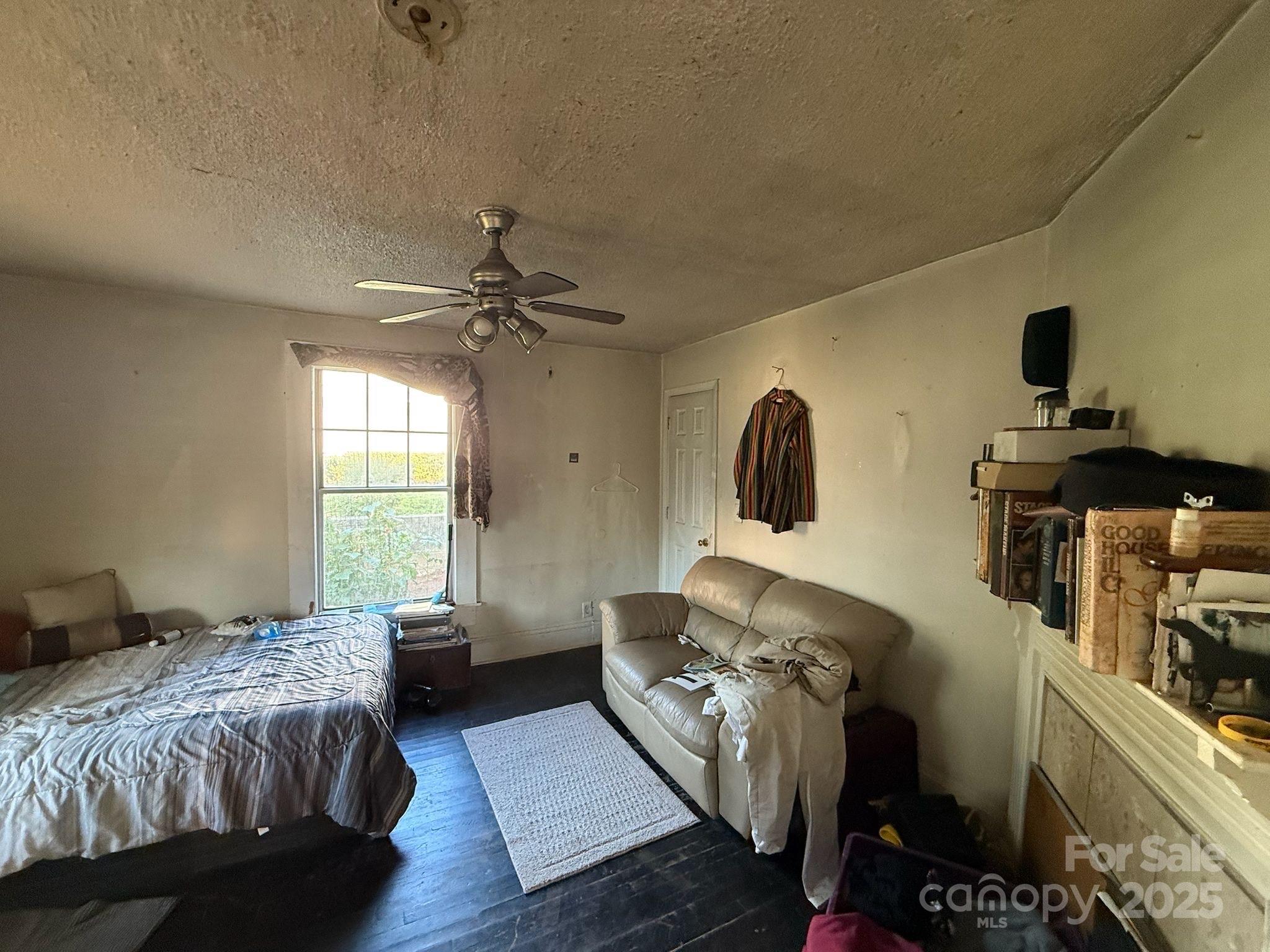 2605 Booker Avenue