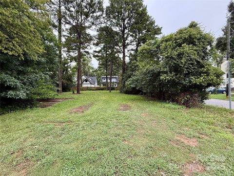 1904 St Paul Street Charlotte NC 28216