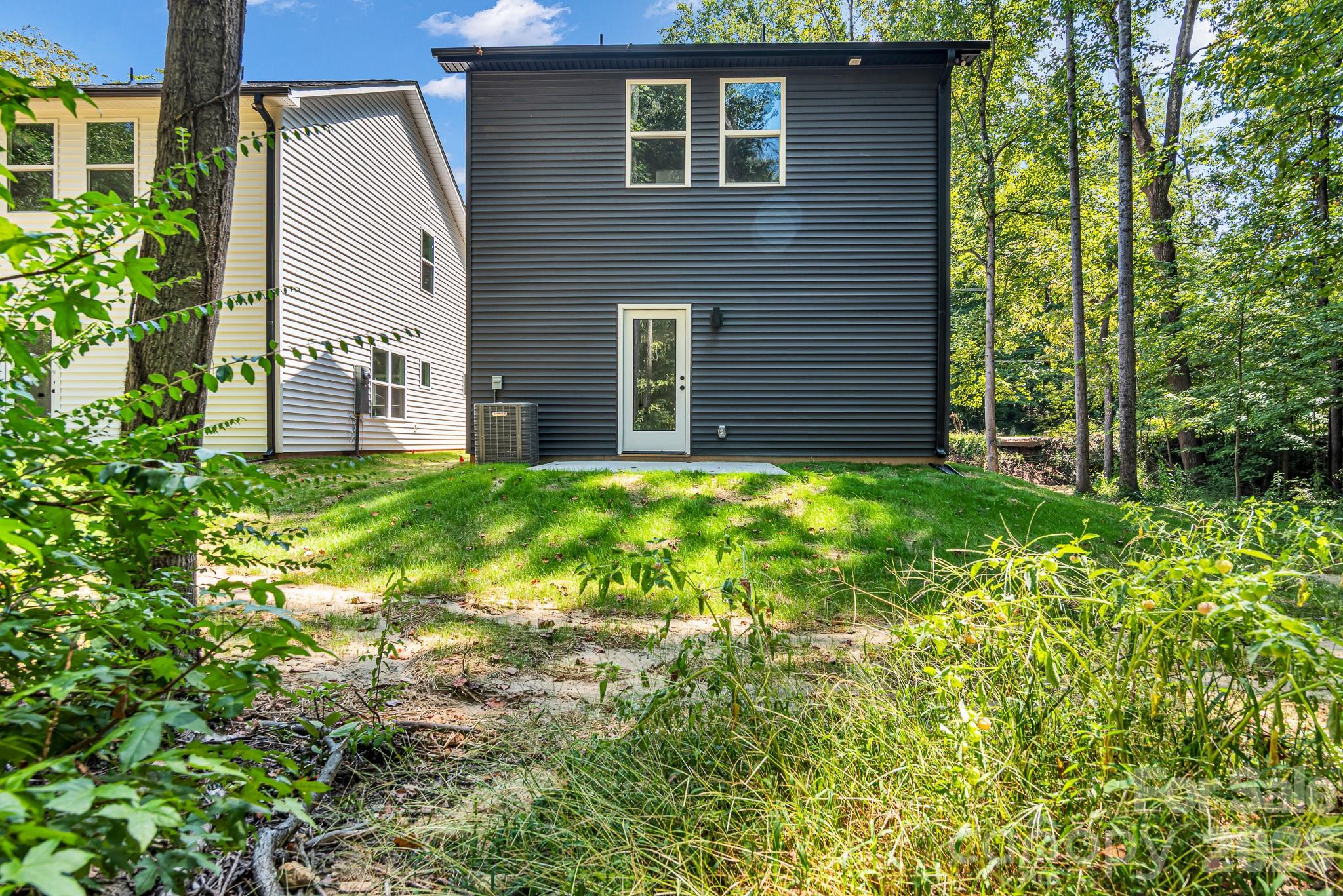 112 N Yadkin Avenue