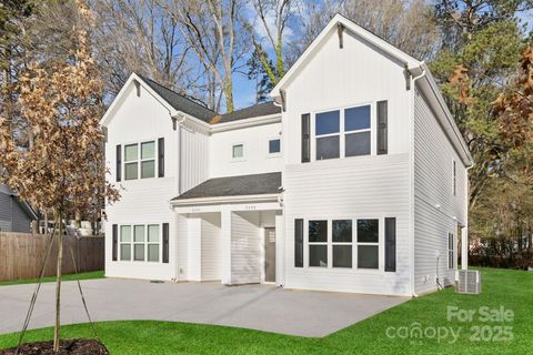Photo of 5391 & 5395 Toano Road, Charlotte, NC 28215 (MLS # 4330821)