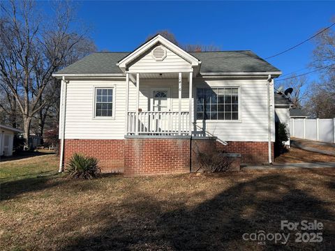 Photo of 1416 W Park Avenue, Albemarle, NC 28001 (MLS # 4331022)