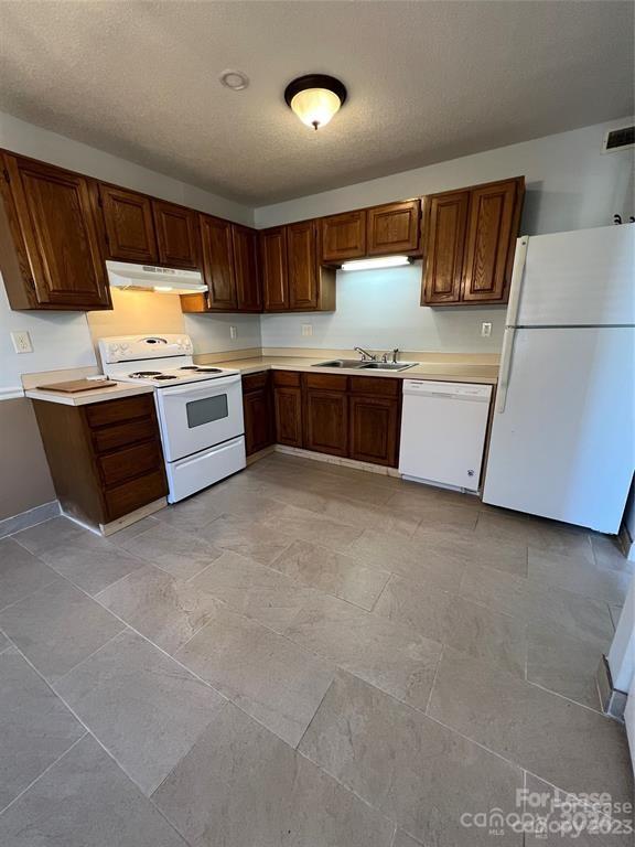 Hunters Chase - Residential Lease