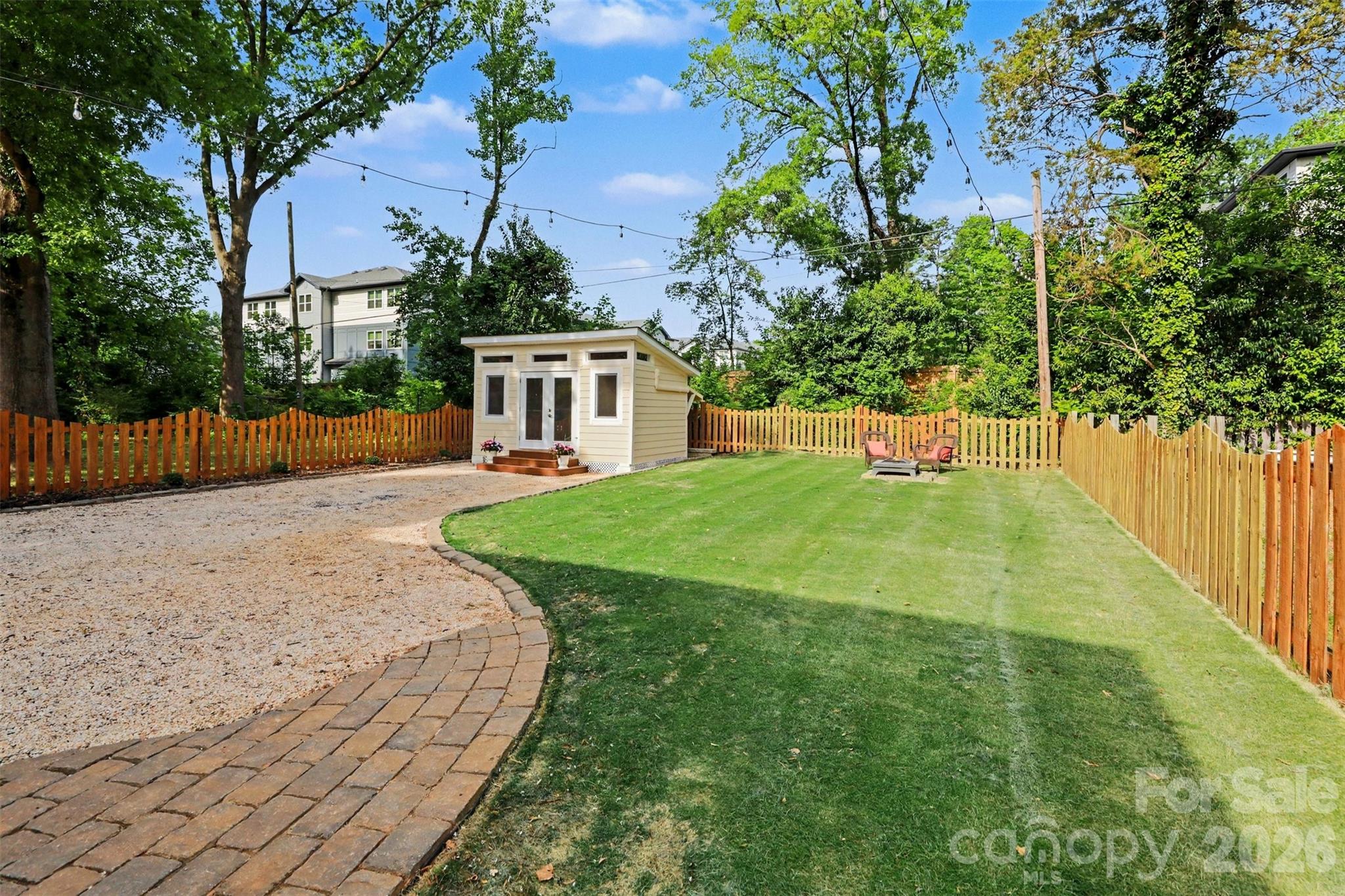 Camp Green - Residential