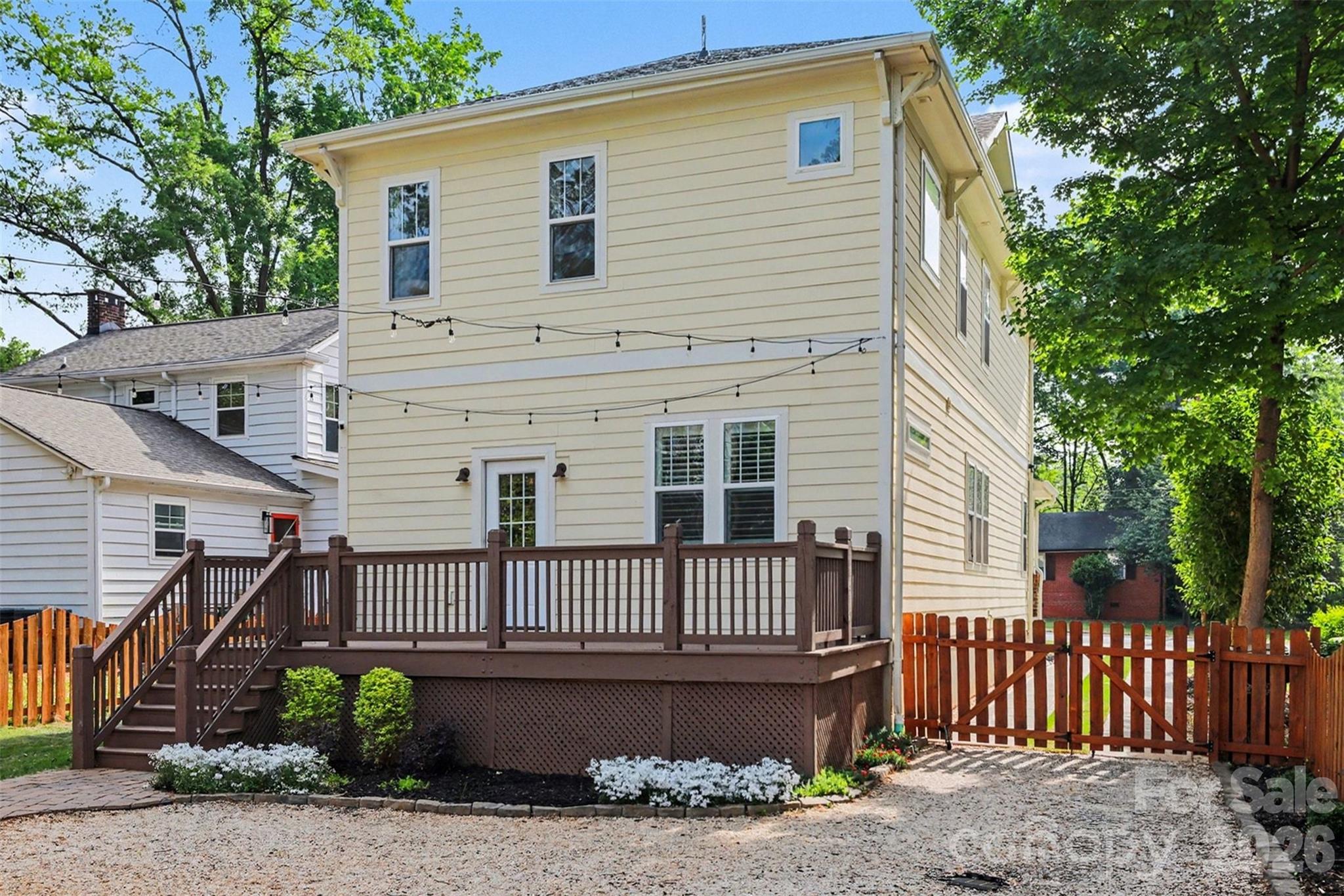 Camp Green - Residential