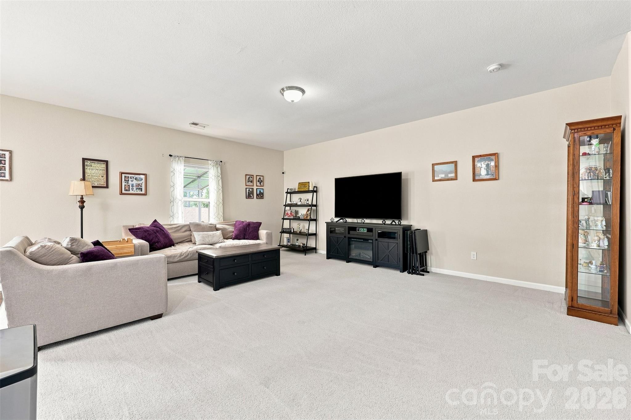 8219 Paw Valley Lane