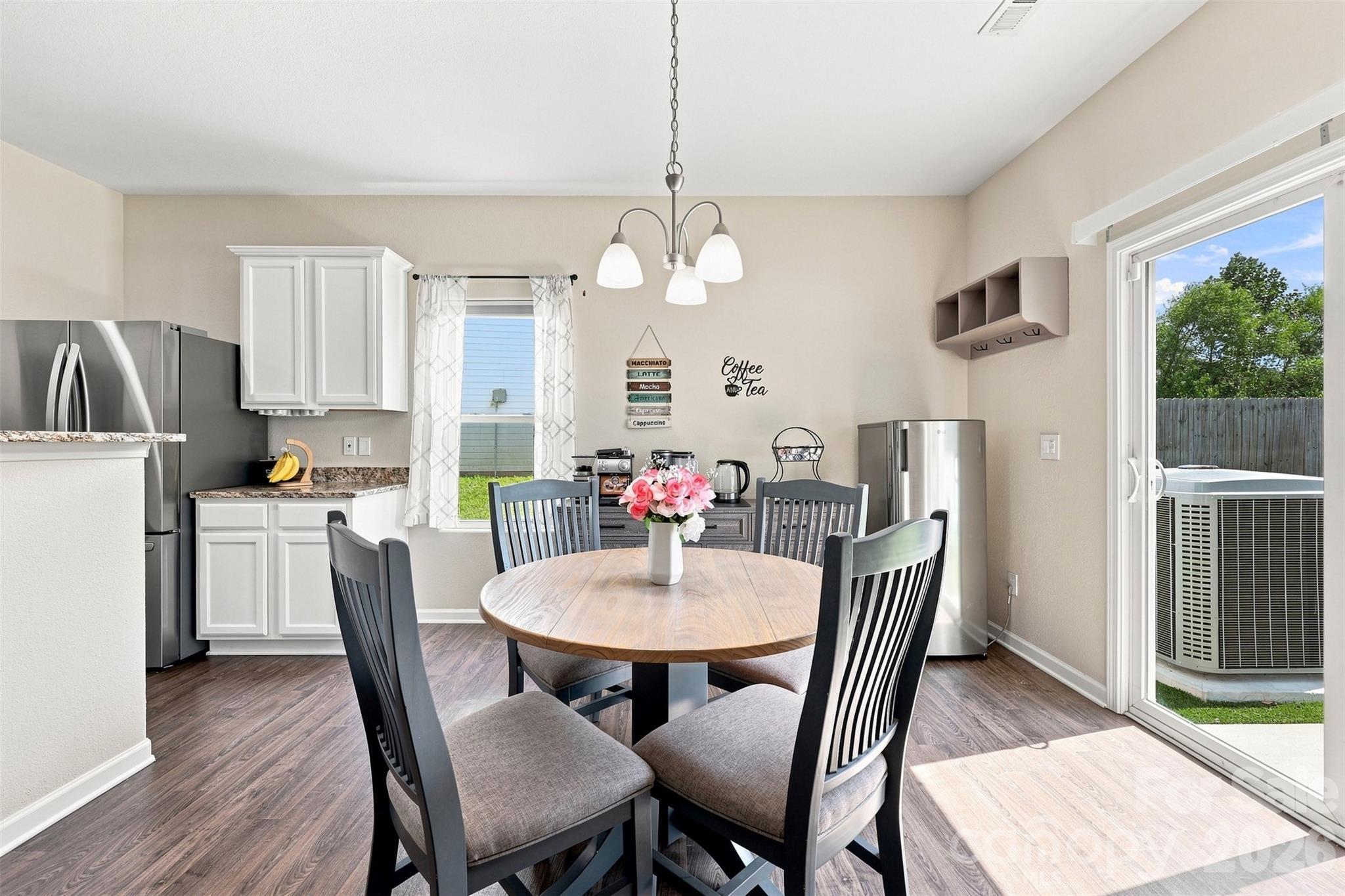 8219 Paw Valley Lane