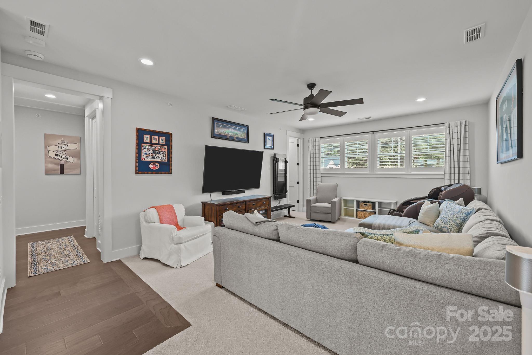 Granary Oaks - Residential