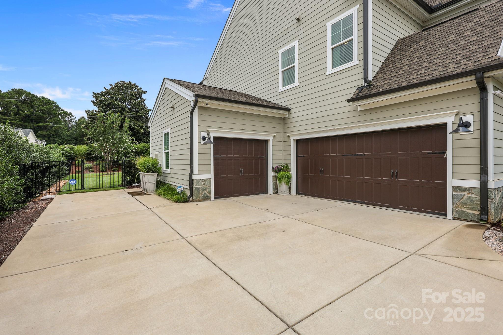 Granary Oaks - Residential