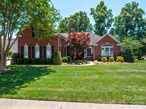 Photo of 1000 Irish Moss Lane, Matthews, NC 28104 (MLS # 4383943)