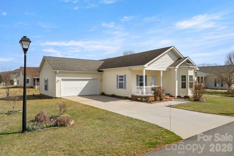 Photo of 403 Sassafras Drive, Hendersonville, NC 28739 (MLS # 4350912)