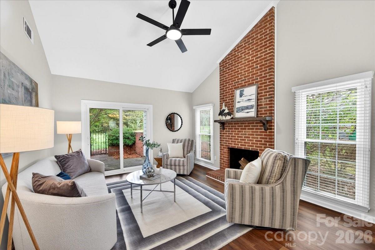 9227 N Vicksburg Park Court