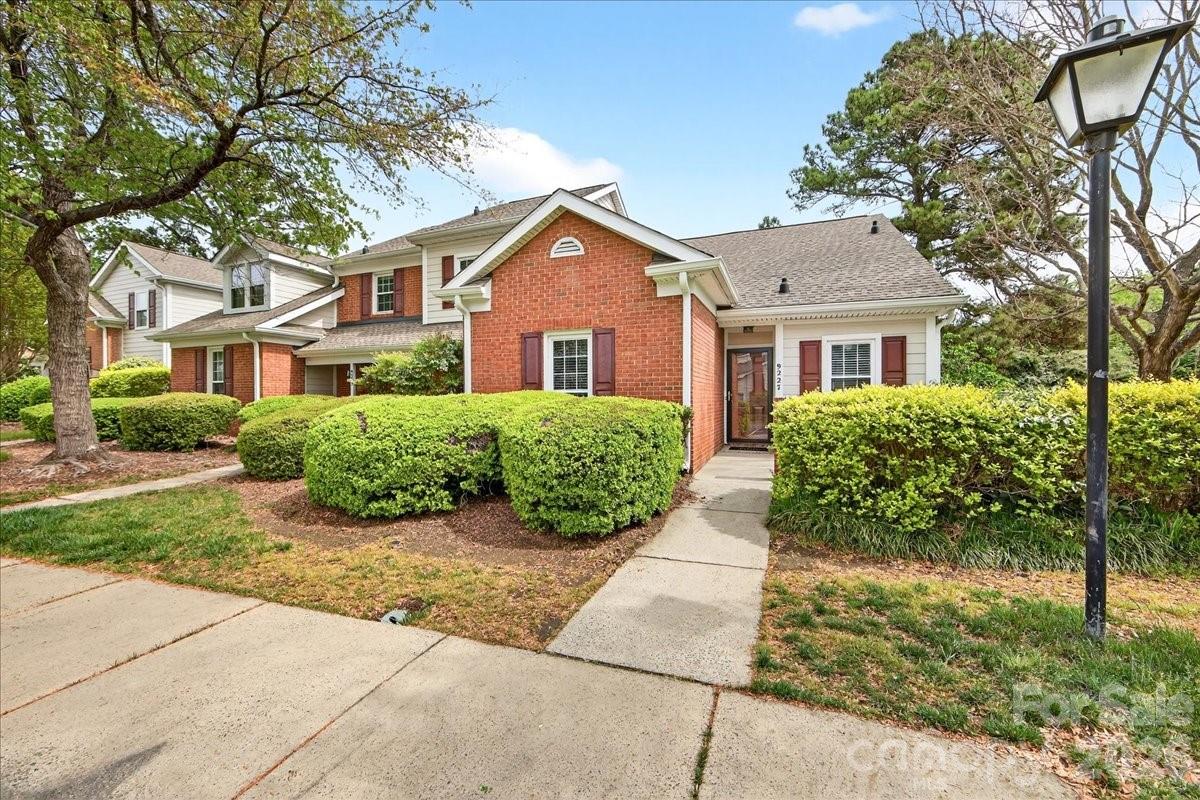 9227 N Vicksburg Park Court