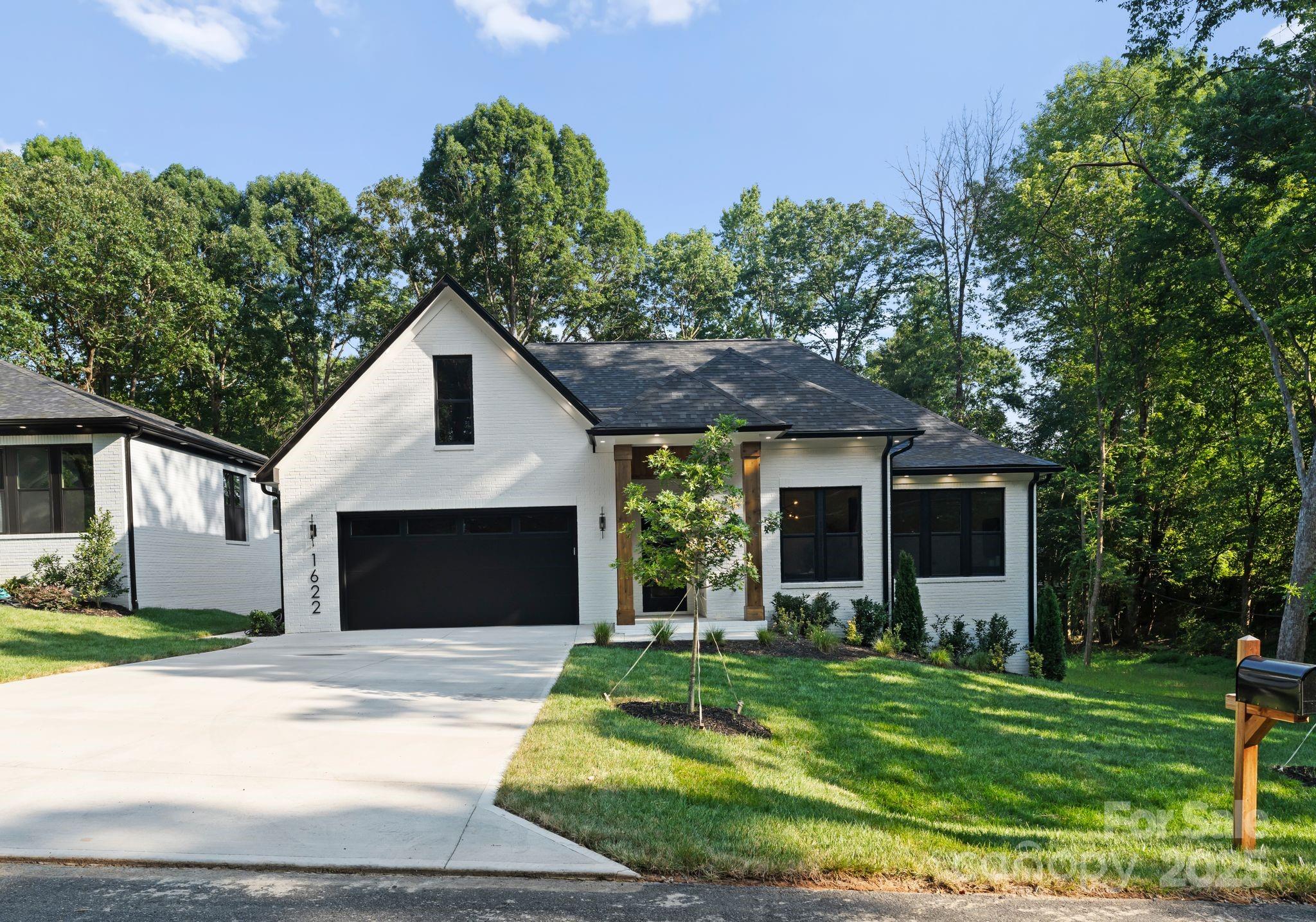 1622 Burtonwood Circle